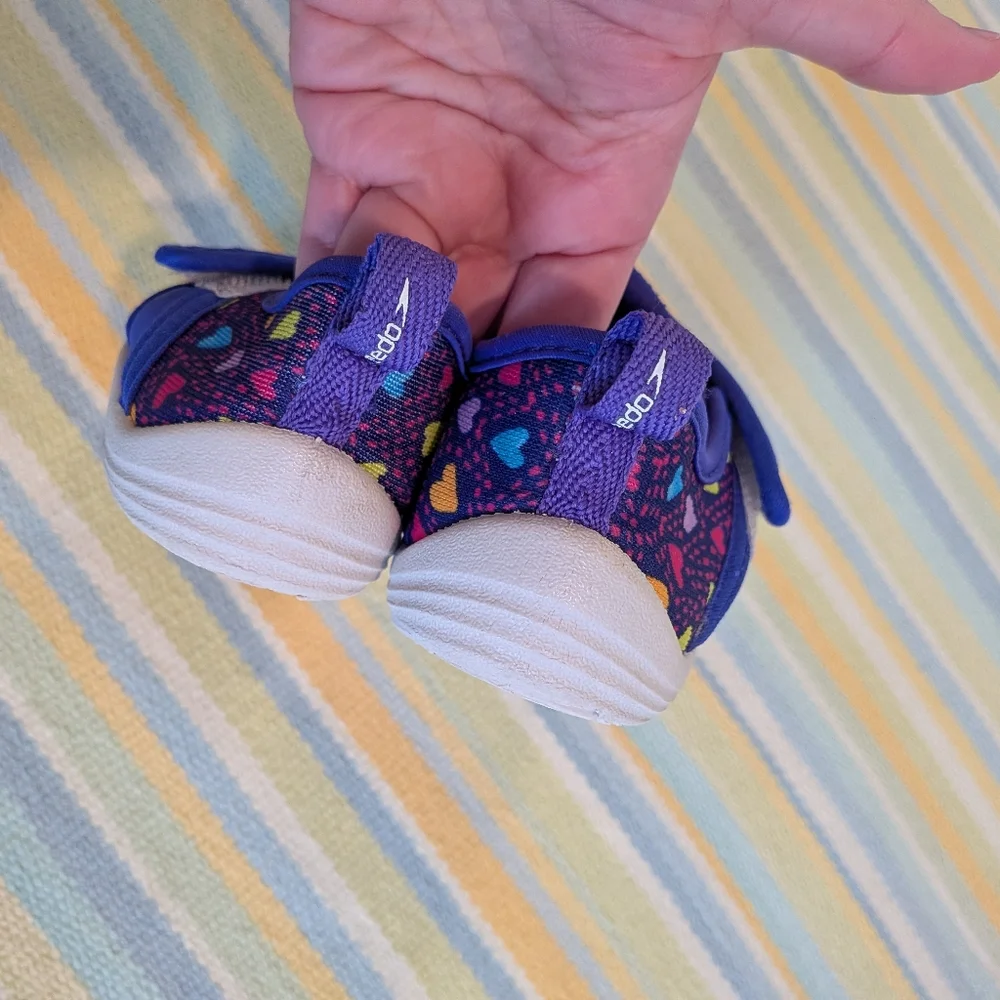 ⭐ Girl's Speedo Heart Print Water Shoes Size XL 11/12
